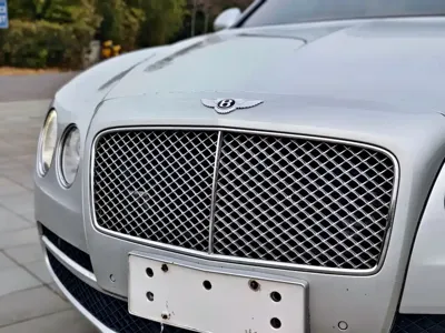 Bentley Flying Spur 2016, 160000 км, за 73394.69 USD