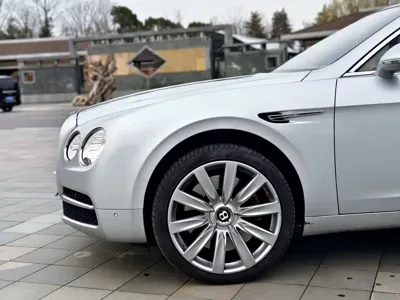 Bentley Flying Spur 2016, 160000 км, за 73394.69 USD - фото 6