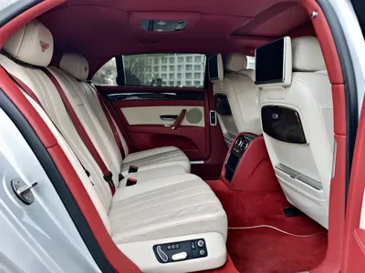 Bentley Flying Spur 2016, 160000 км, за 73394.69 USD - фото 13