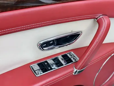 Bentley Flying Spur 2016, 160000 км, за 73394.69 USD - фото 27
