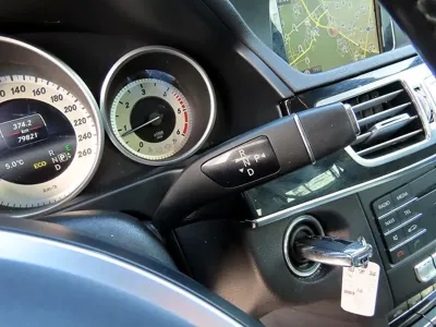 Mercedes-Benz E-Class 2016, 79819 км, за 8582.75 USD - фото 10
