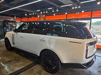 Land Rover Range Rover 2025, 22900 км, за 149008.8 USD