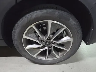 Hyundai Tucson 2018, 90400 км, за 9621.01 USD
