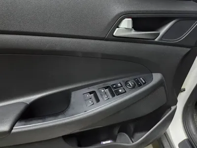 Hyundai Tucson 2018, 90400 км, за 9621.01 USD - фото 12