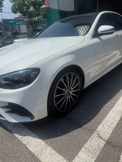 Mercedes-Benz E-Class 2022, 60000 км, за 6801.31 USD