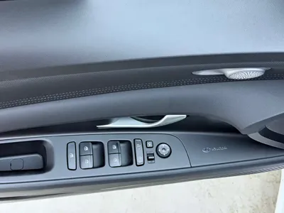 Hyundai Elantra 2023, 18000 км, за 15126.25 USD