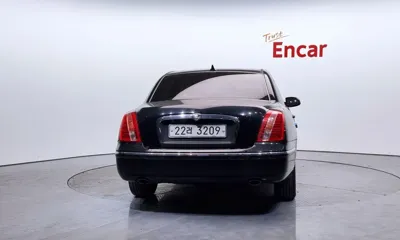 Kia Opirus 2009, 193926 км, за 1456.95 USD