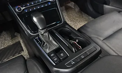 Hyundai Grandeur 2018, 108925 км, за 9311.71 USD - фото 9