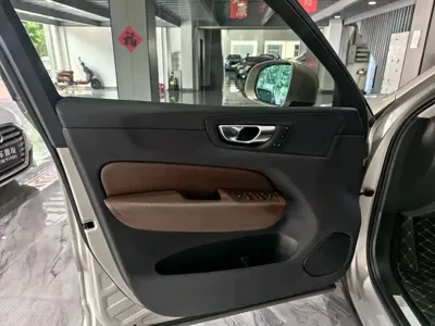 Volvo XC60 2020, 137000 км, за 16156.25 USD - фото 6