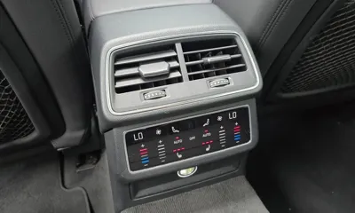 Audi A6 2020, 74660 км, за 17854.8 USD - фото 18