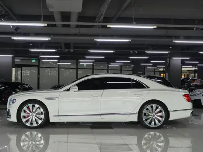 Bentley Flying Spur 2021, 11000 км, за 156885.91 USD