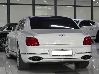 Bentley Flying Spur 2021, 11000 км, за 156885.91 USD