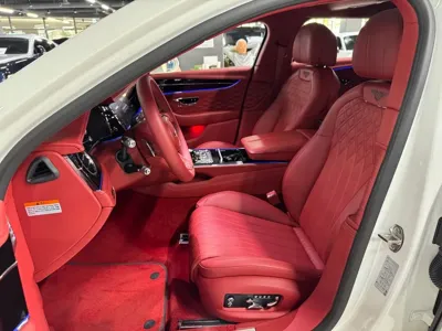Bentley Flying Spur 2021, 11000 км, за 156885.91 USD - фото 7