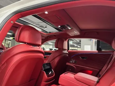 Bentley Flying Spur 2021, 11000 км, за 156885.91 USD - фото 14