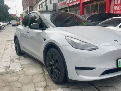 Tesla Model Y 2023, 80000 км, за 23579.95 USD