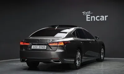 Lexus LS 2018, 167396 км, за 20781.77 USD