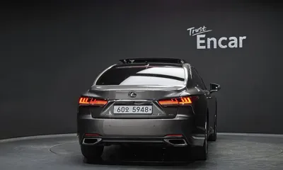 Lexus LS 2018, 167396 км, за 20781.77 USD