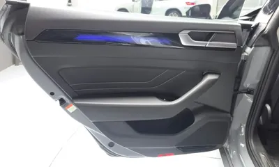 Volkswagen Arteon 2023, 48653 км, за 19218.25 USD - фото 25