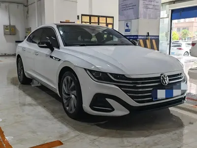 Volkswagen CC 2023, 60000 км, за 19099.1 USD