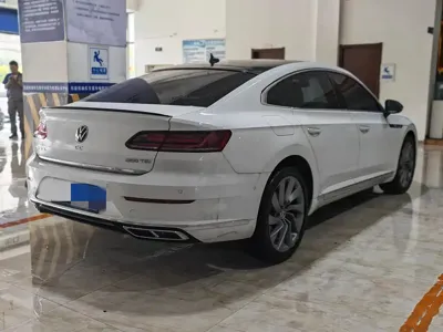 Volkswagen CC 2023, 60000 км, за 19099.1 USD