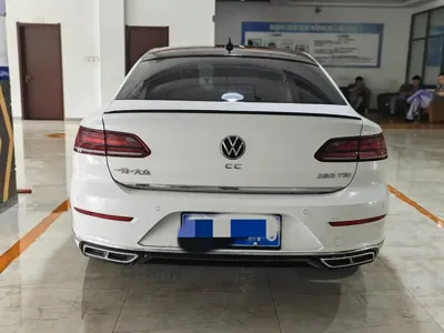 Volkswagen CC 2023, 60000 км, за 19099.1 USD