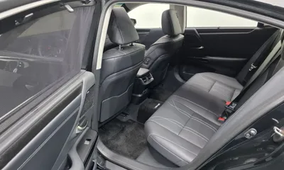 Lexus ES 2026, 5625 км, за 39869.73 USD - фото 12