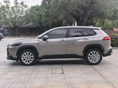 Toyota Frontlander 2023, 30000 км, за 10137.17 USD