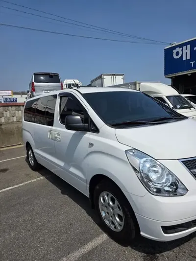 Hyundai Starex 2016, 201160 км, за 4355.46 USD