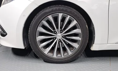 Hyundai Grandeur 2014, 210701 км, за 3413.42 USD