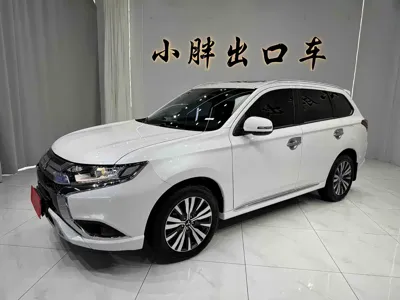 Mitsubishi Outlander · 2023 год