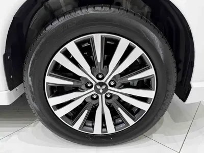 Mitsubishi Outlander 2023, 31000 км, за 17651.64 USD