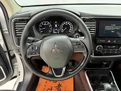 Mitsubishi Outlander 2023, 31000 км, за 17651.64 USD - фото 12