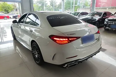 Mercedes-Benz C-Class 2024, 34600 км, за 31580 USD