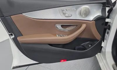 Mercedes-Benz E-Class 2021, 25205 км, за 32526.7 USD - фото 24