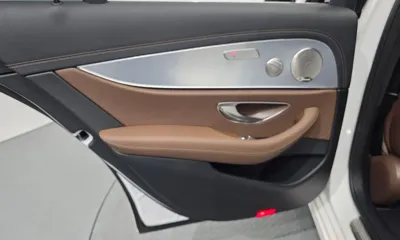 Mercedes-Benz E-Class 2021, 25205 км, за 32526.7 USD - фото 25