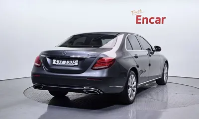 Mercedes-Benz E-Class 2018, 118306 км, за 13224.76 USD