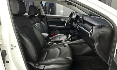 Kia K3 2020, 80389 км, за 8787.58 USD - фото 10
