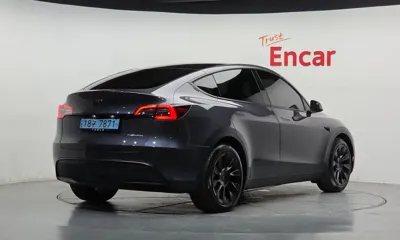 Tesla Model Y 2021, 62312 км, за 25647.82 USD
