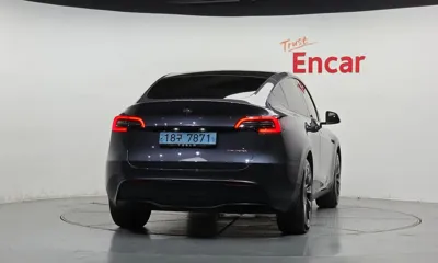 Tesla Model Y 2021, 62312 км, за 25647.82 USD