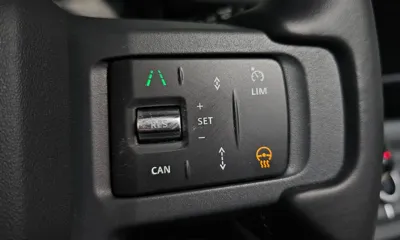 Land Rover Defender 2024, 31471 км, за 63542.08 USD - фото 33