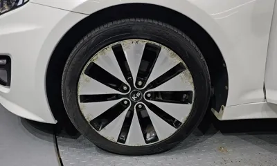 Kia K5 2011, 119723 км, за 2930.26 USD