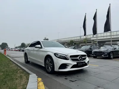 Mercedes-Benz C-Class 2020, 83000 км, за 15567.68 USD