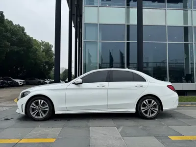 Mercedes-Benz C-Class 2020, 83000 км, за 15567.68 USD