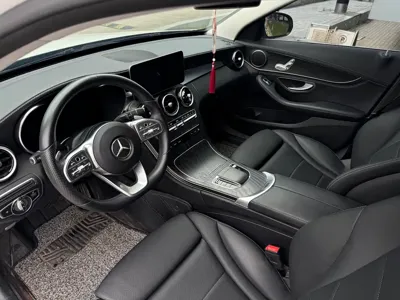 Mercedes-Benz C-Class 2020, 83000 км, за 15567.68 USD