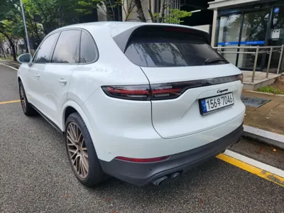 Porsche Cayenne 2023, 48500 км, за 61756.46 USD