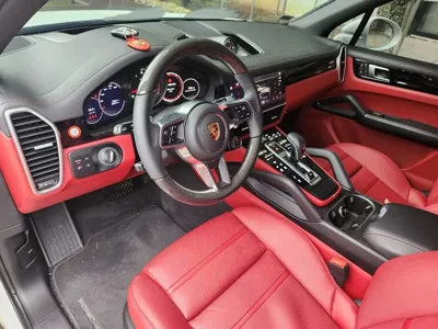 Porsche Cayenne 2023, 48500 км, за 61756.46 USD - фото 8