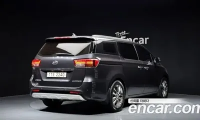 Kia Canival 2016, 98004 км, за 8736.2 USD