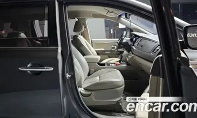 Kia Canival 2016, 98004 км, за 8736.2 USD - фото 10