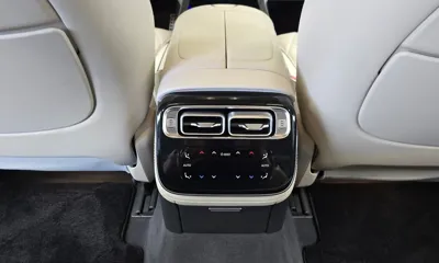 Mercedes-Benz S-Class 2023, 49262 км, за 71550.48 USD - фото 31
