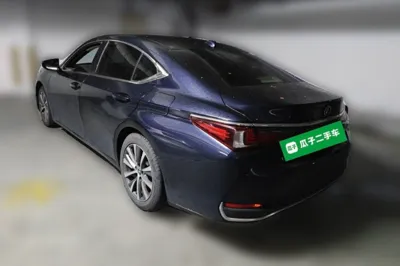 Lexus ES 2020, 93200 км, за 22107 USD